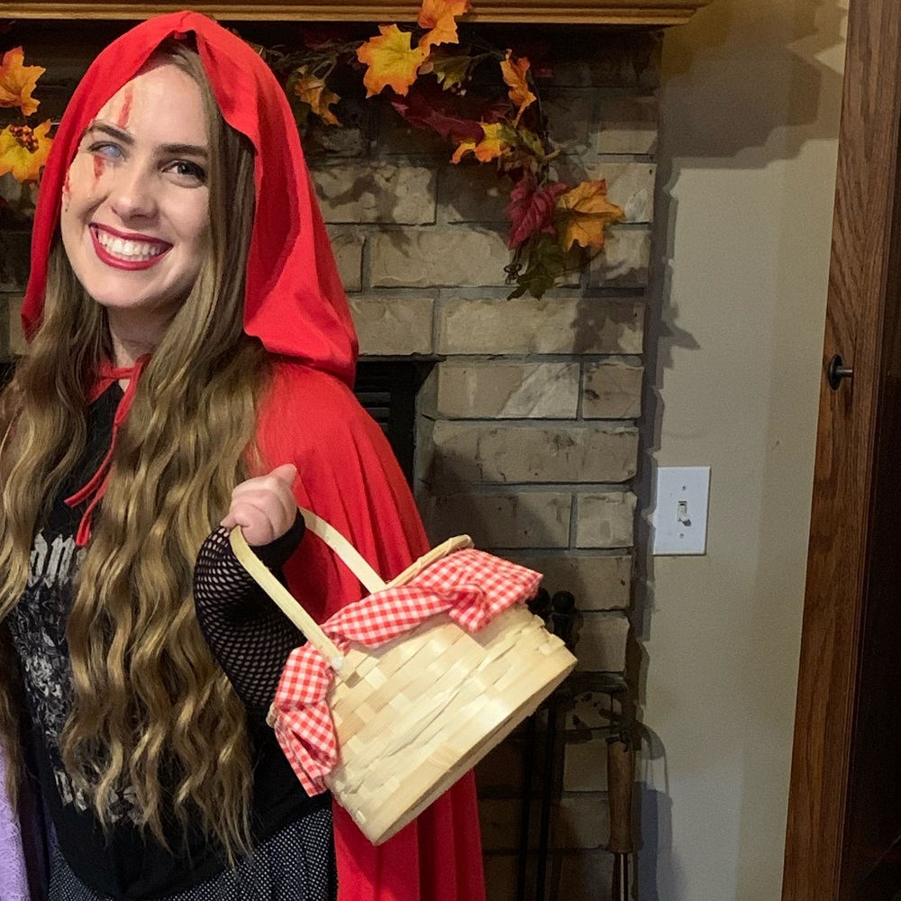 Red Riding Hood Cape - Picture 3 of 4